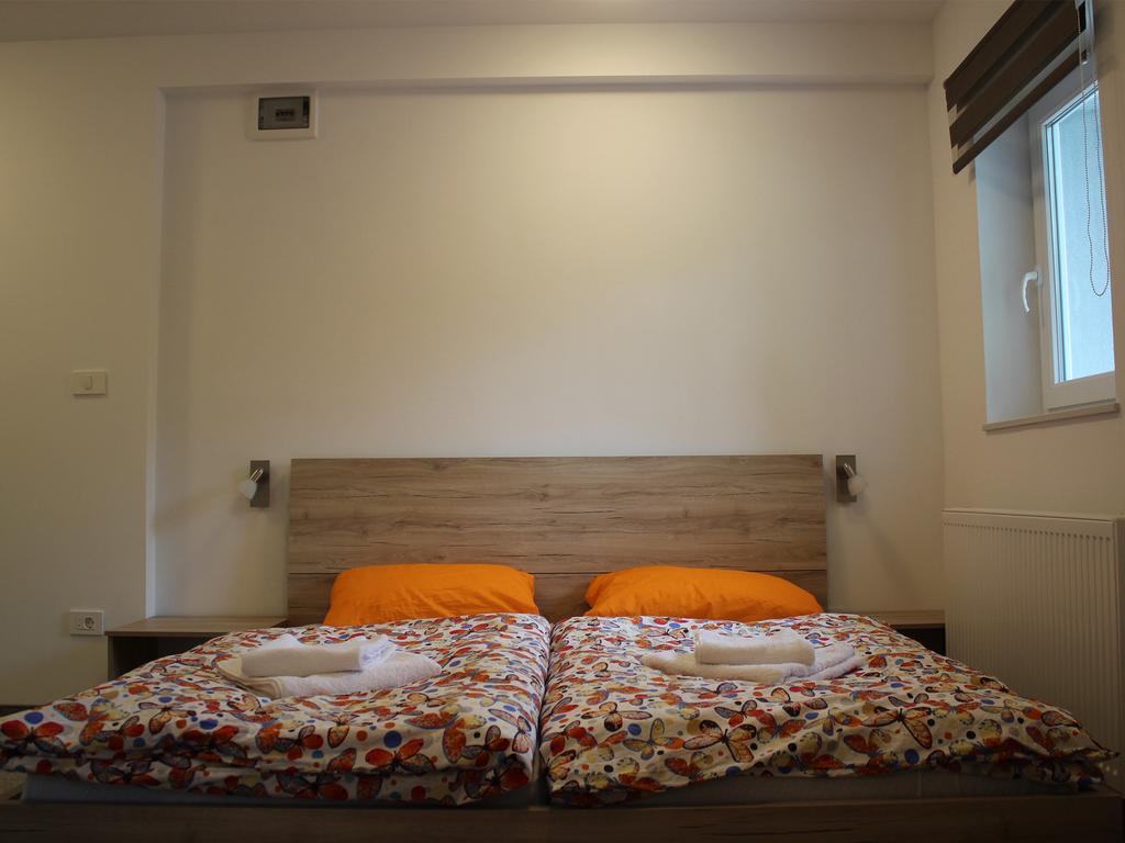 בובק Apartment Pri Nama מראה חיצוני תמונה